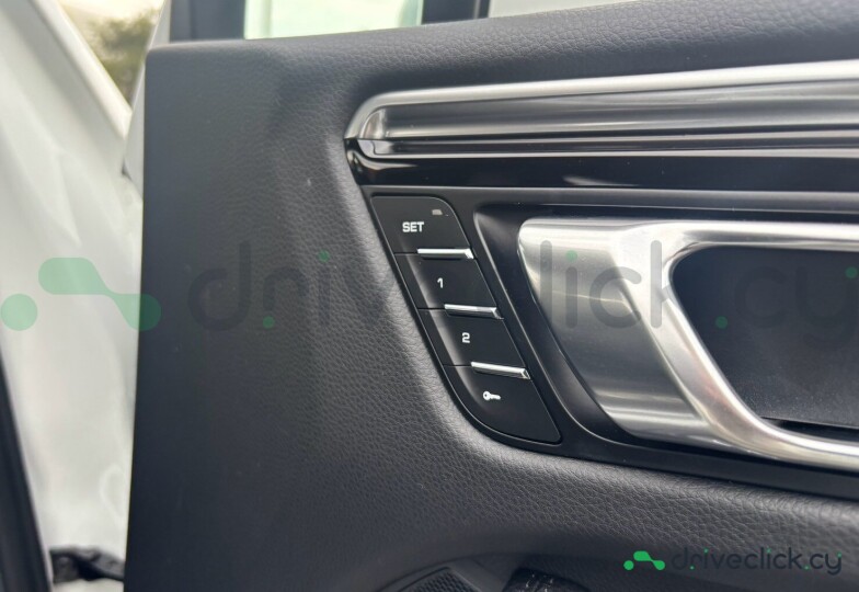 Porsche Macan Белый