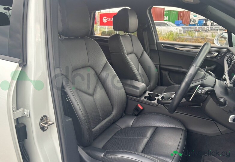 Porsche Macan Белый