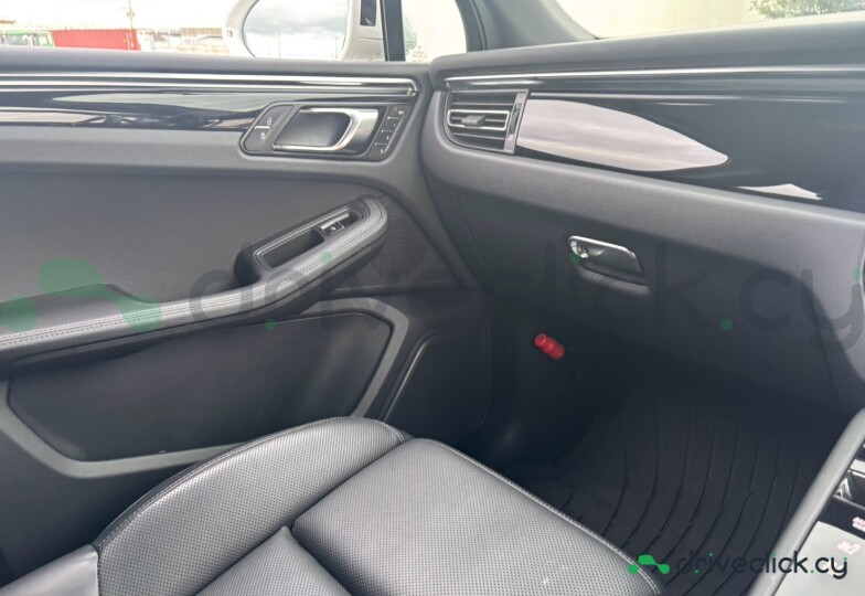 Porsche Macan Белый