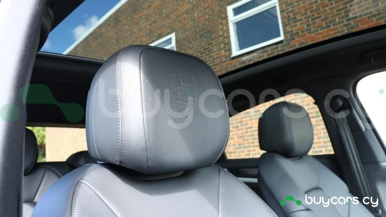 Porsche Cayenne Серый