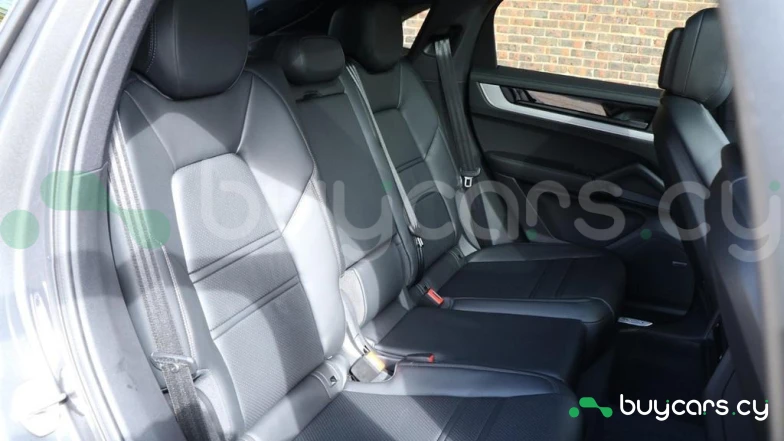 Porsche Cayenne Серый