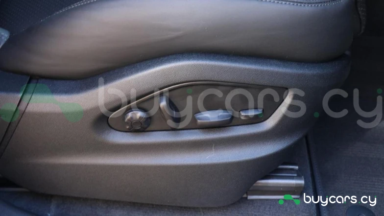 Porsche Cayenne Серый