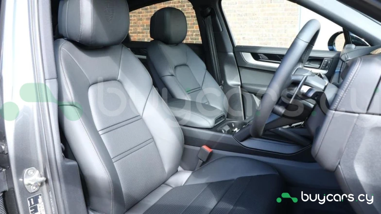 Porsche Cayenne Серый