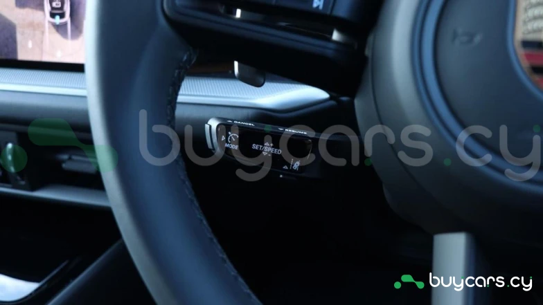 Porsche Cayenne Серый