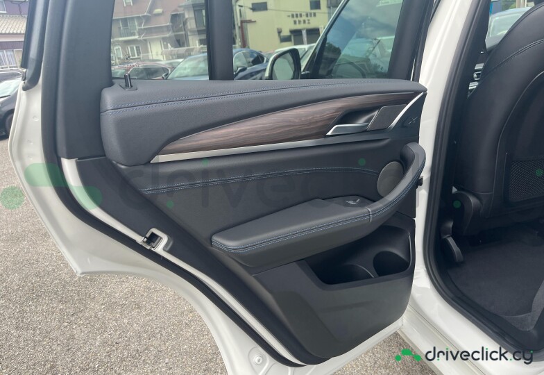 BMW iX3 Белый
