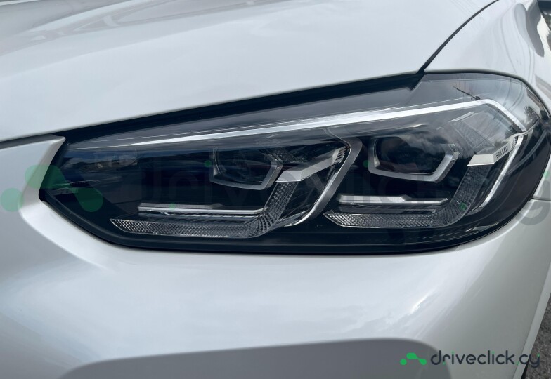 BMW iX3 Белый