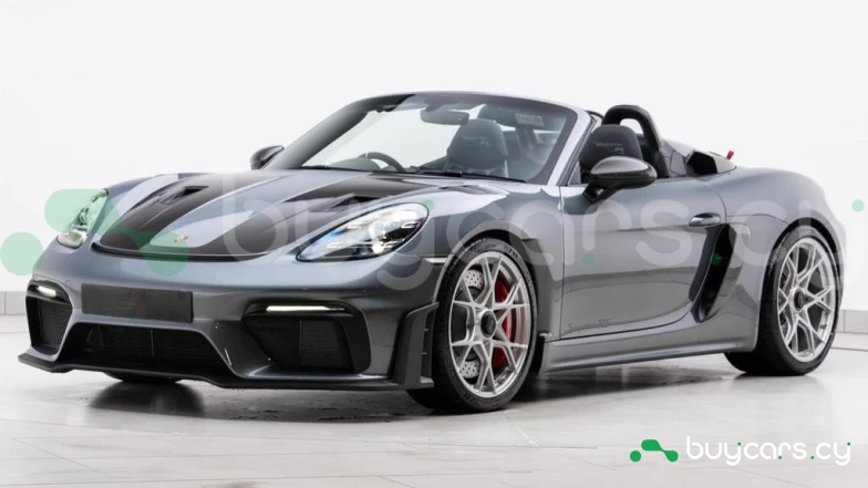 Porsche 718 Spyder Серый