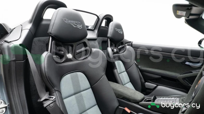 Porsche 718 Spyder Серый