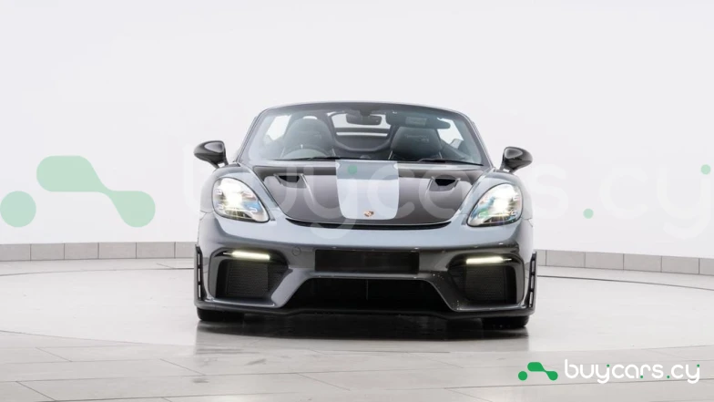 Porsche 718 Spyder Серый