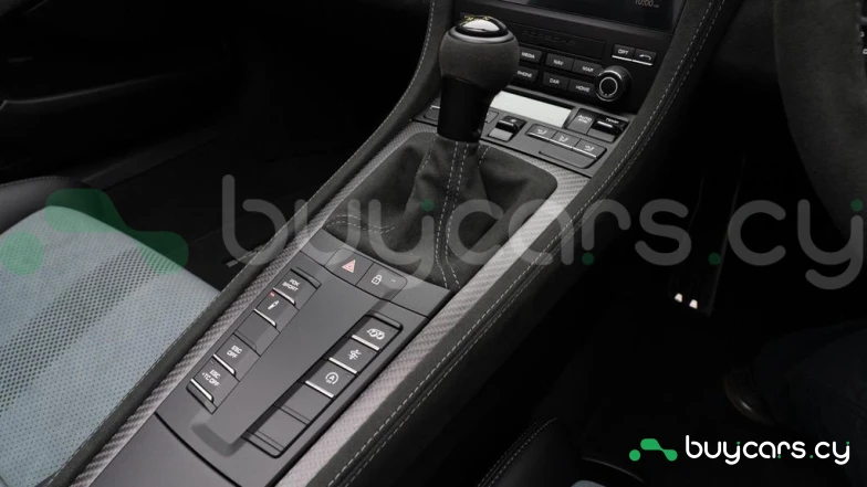 Porsche 718 Spyder Серый