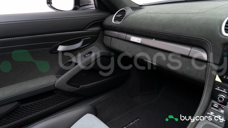 Porsche 718 Spyder Серый