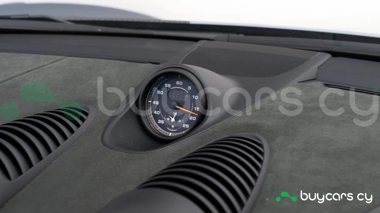 Porsche 718 Spyder Серый