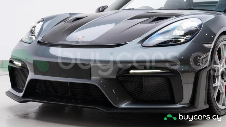 Porsche 718 Spyder Серый