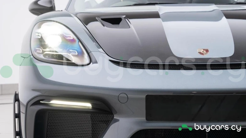 Porsche 718 Spyder Серый