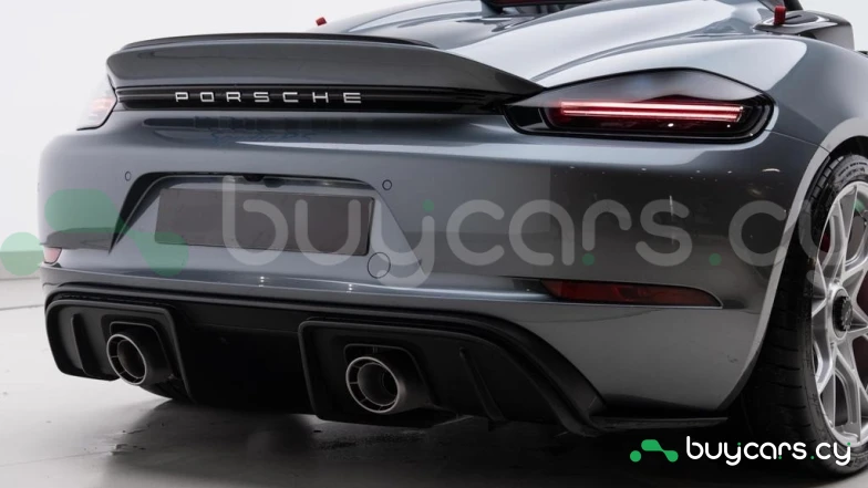 Porsche 718 Spyder Серый