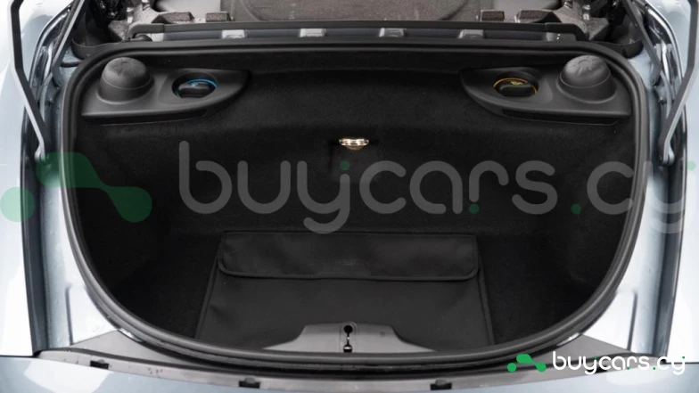 Porsche 718 Spyder Серый