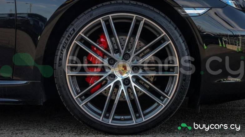 Porsche 718 Boxster Black