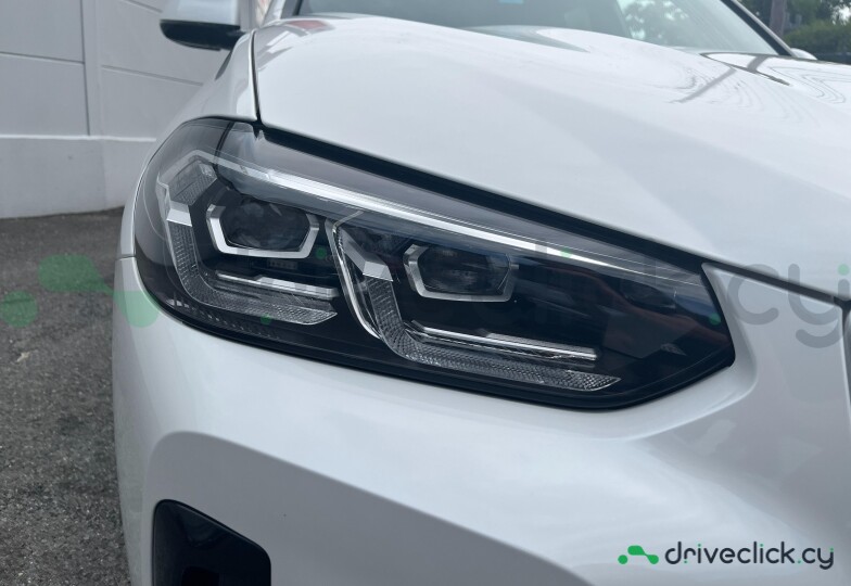 BMW iX3 Белый