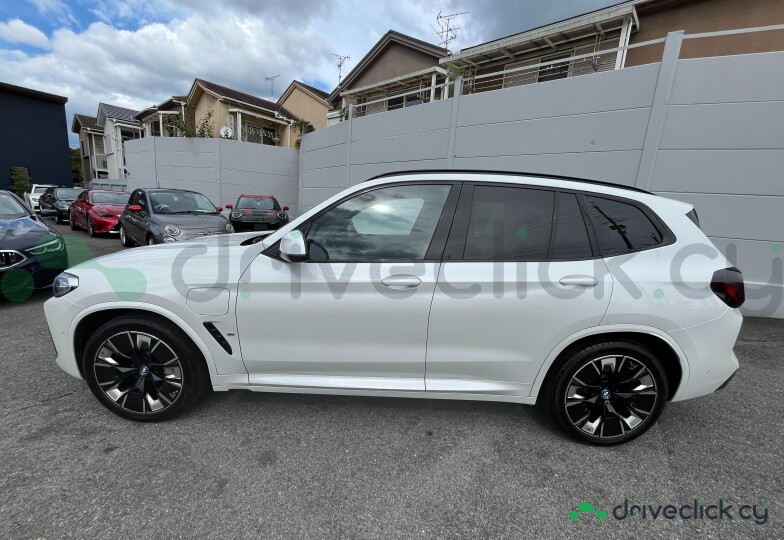 BMW iX3 Белый