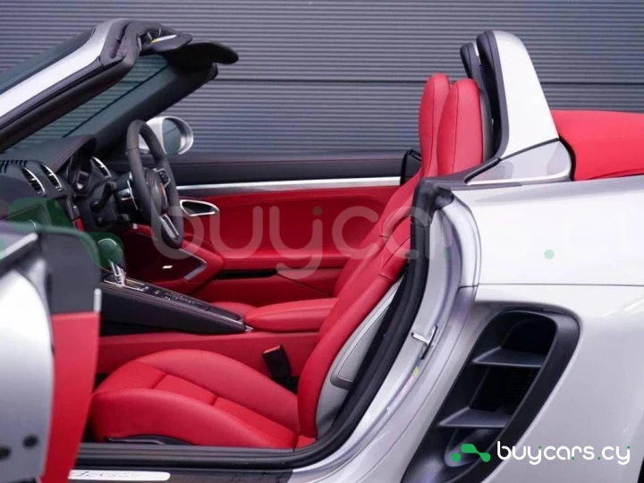 Porsche 718 Boxster White