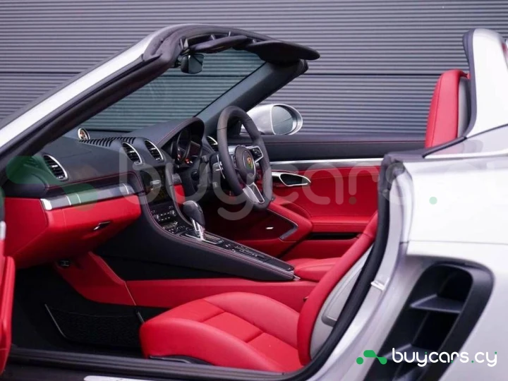 Porsche 718 Boxster White