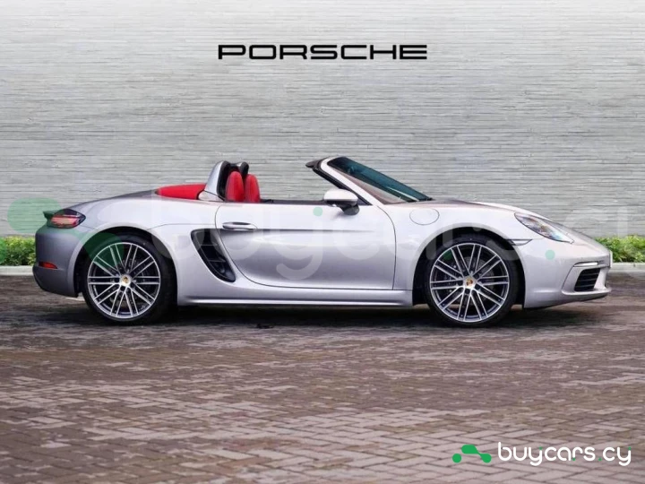 Porsche 718 Boxster White