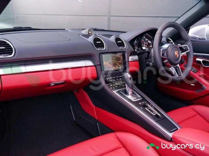 Porsche 718 Boxster White