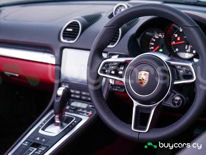 Porsche 718 Boxster White