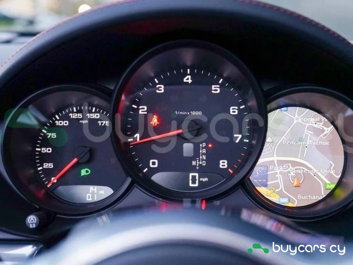 Porsche 718 Boxster White