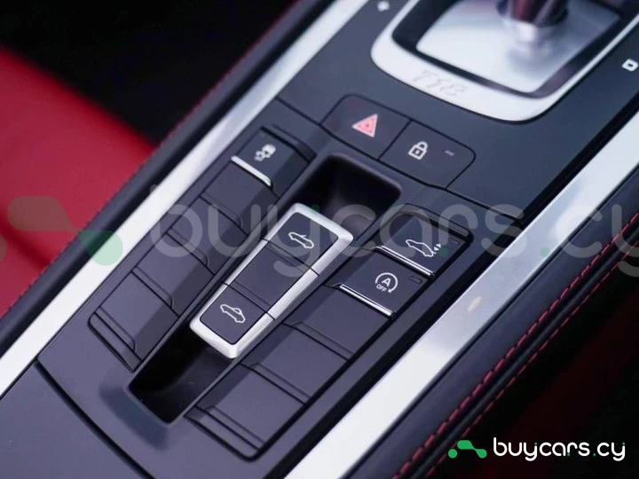 Porsche 718 Boxster White