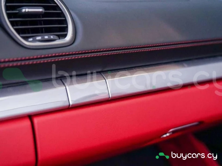 Porsche 718 Boxster White