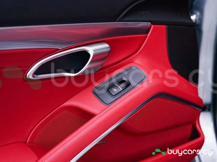 Porsche 718 Boxster White