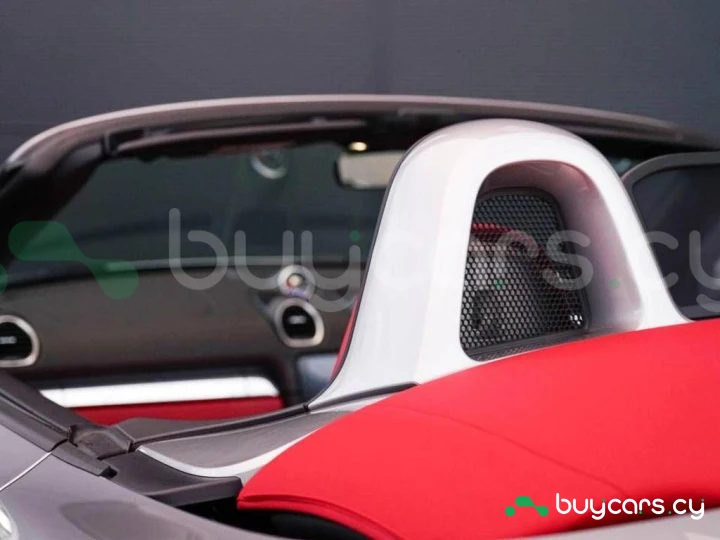 Porsche 718 Boxster White