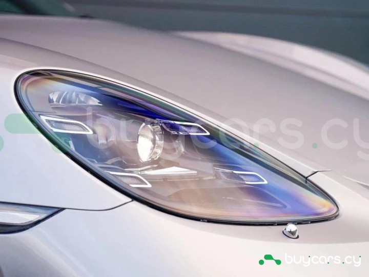 Porsche 718 Boxster White