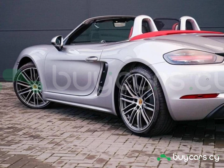 Porsche 718 Boxster White