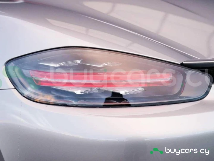 Porsche 718 Boxster White