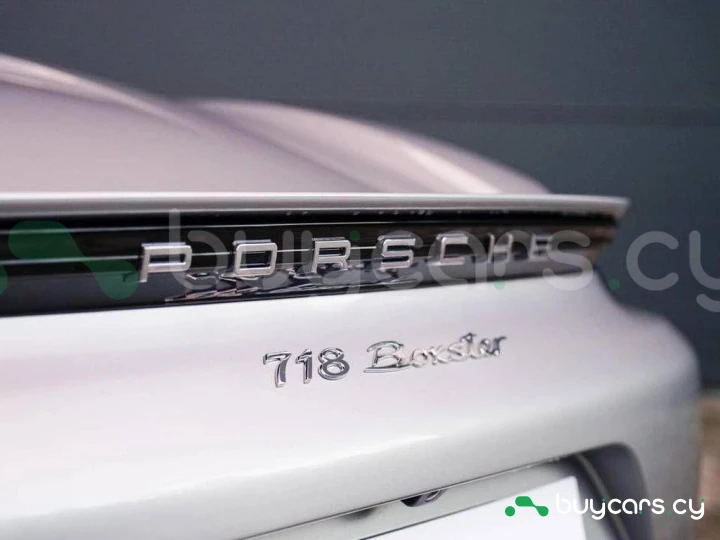 Porsche 718 Boxster White