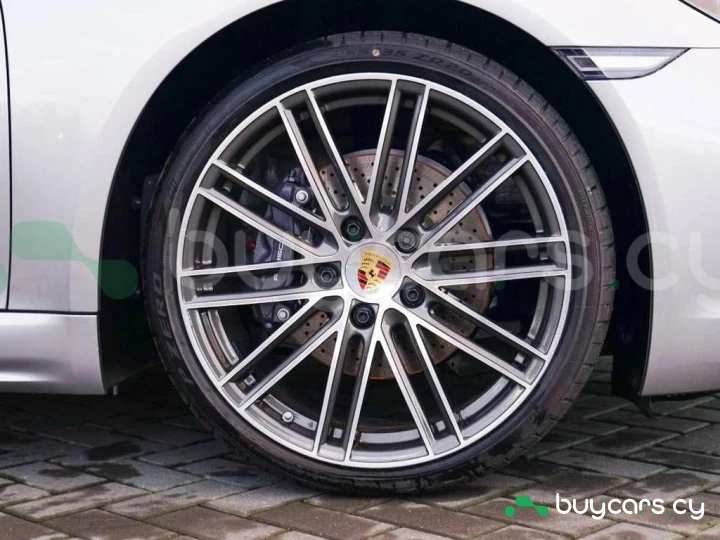 Porsche 718 Boxster White