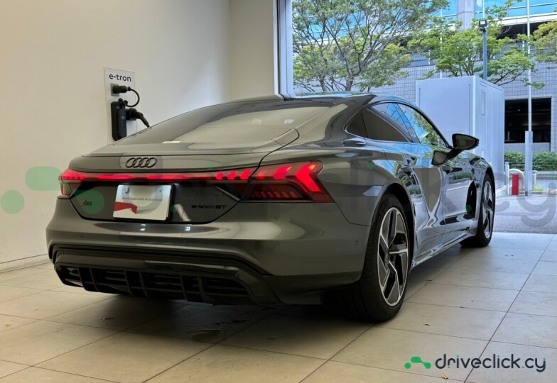 Audi RS e-tron GT Серый