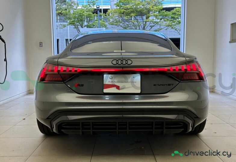 Audi RS e-tron GT Серый