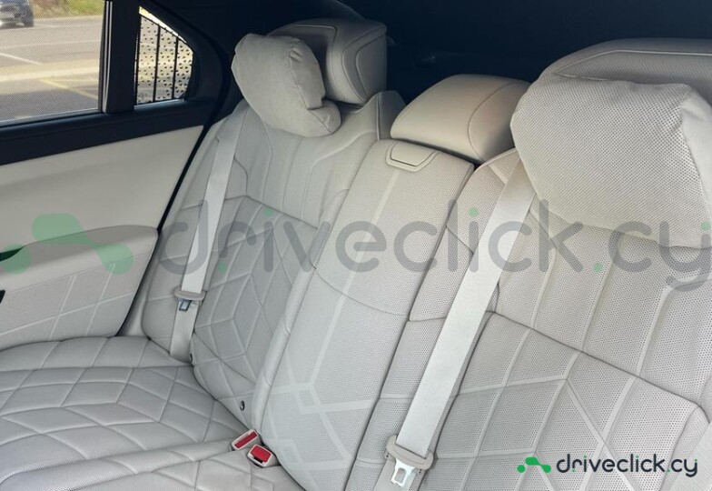 BMW 7 series Black