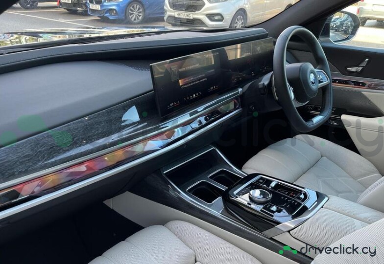 BMW 7 series Black
