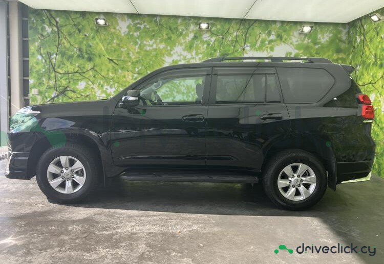 Toyota Land Cruiser Prado Черный