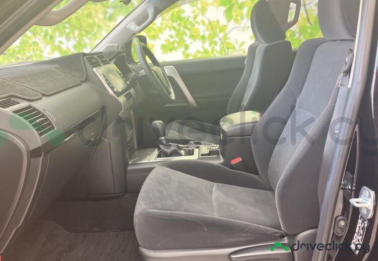 Toyota Land Cruiser Prado Черный