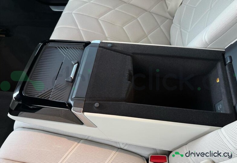 BMW 7 series Black