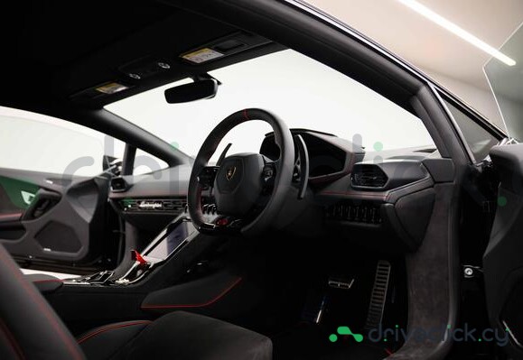 Lamborghini Huracan Black