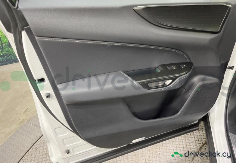 Lexus NX White