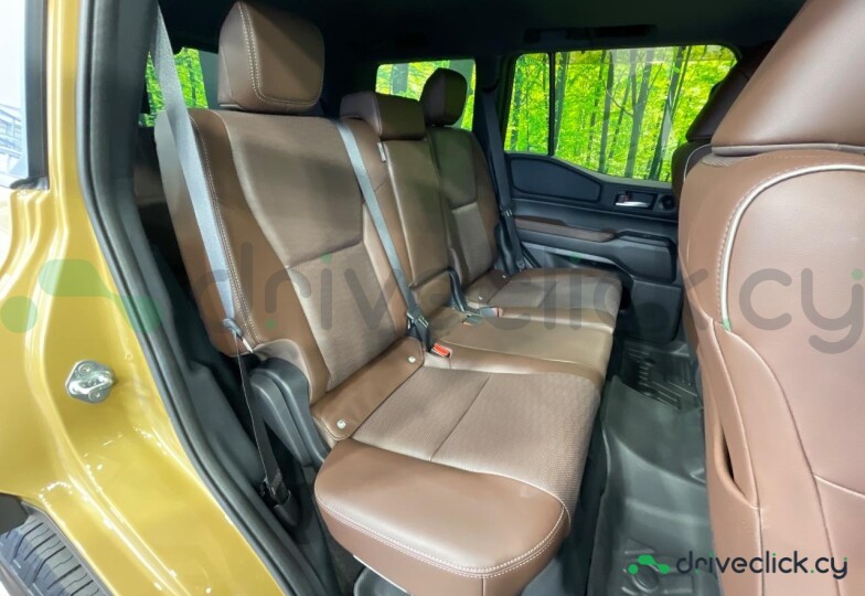 Toyota Land Cruiser 250 Gold