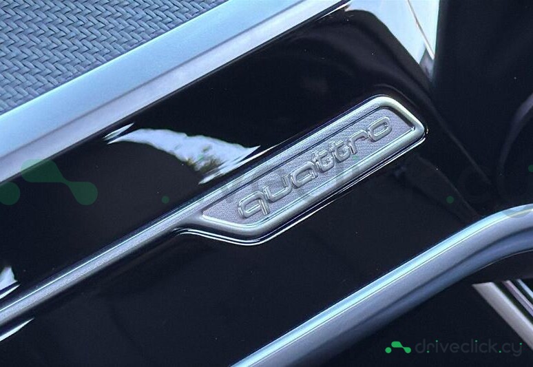 Audi RS6 Blue