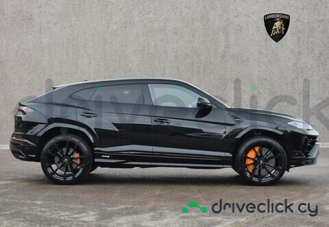 Lamborghini Urus Black